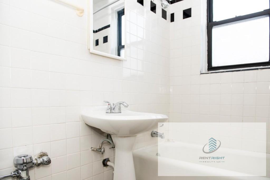 3345 N Marshfield Ave #3345-402 - Photo 7 of 9