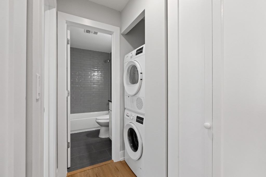 530 W Aldine Ave #320 - Photo 2 of 11