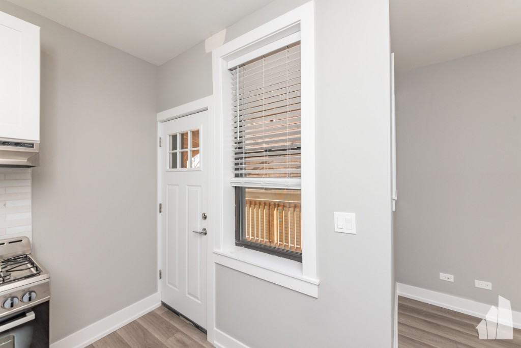 N Janssen Ave #3933S1 - Photo 5 of 14