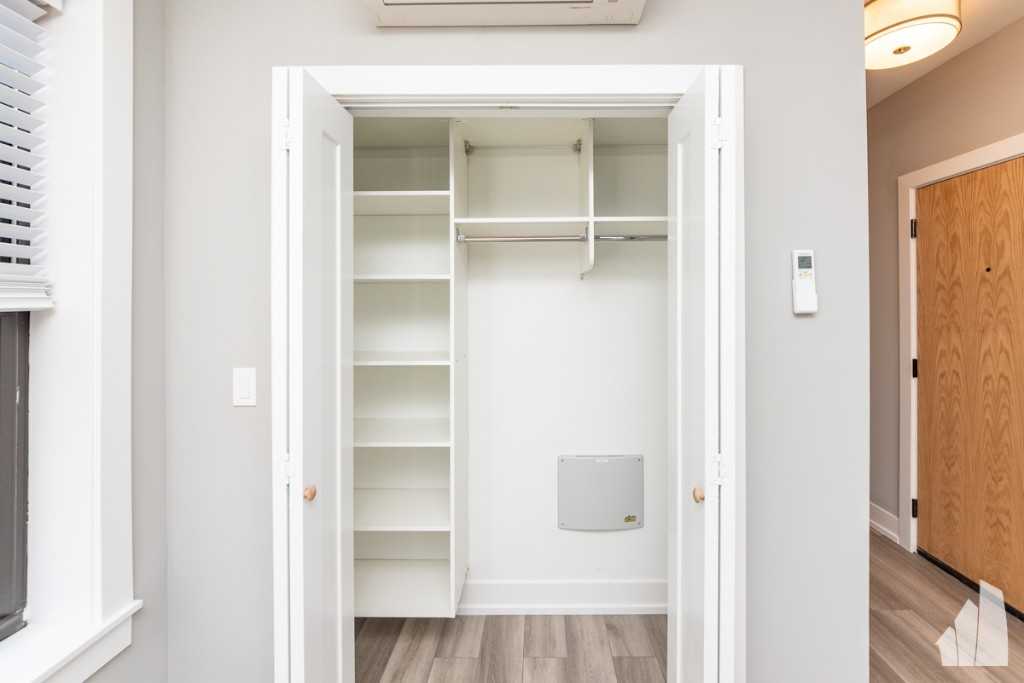 N Janssen Ave #3933S1 - Photo 6 of 14