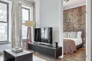 featured image of 227 E 82nd St #1R