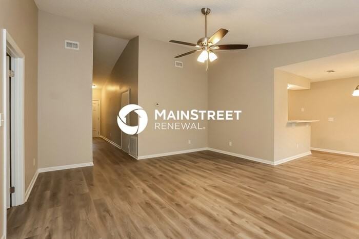 10805 Naples Ct S - Photo 3 of 16