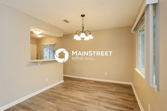 10805 Naples Ct S - Photo 5 of 16