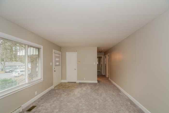 927 S Plum St - Photo 3 of 12