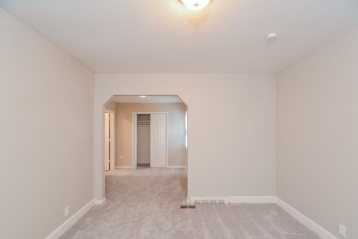 927 S Plum St - Photo 6 of 12