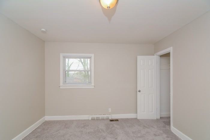 927 S Plum St - Photo 7 of 12