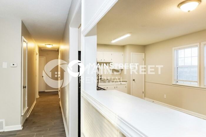 2570 Hillcrest Cv - Photo 3 of 16