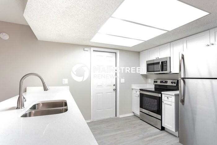 5101 Glenhurst Ln - Photo 5 of 16