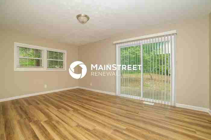 2177 Toccoa Dr Se - Photo 4 of 16