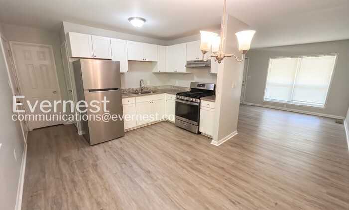 1935 Lathrop St Se - Photo 5 of 26