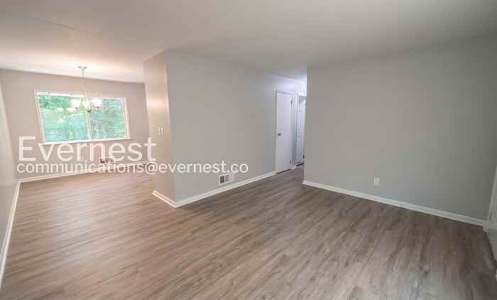 1935 Lathrop St Se - Photo 6 of 26
