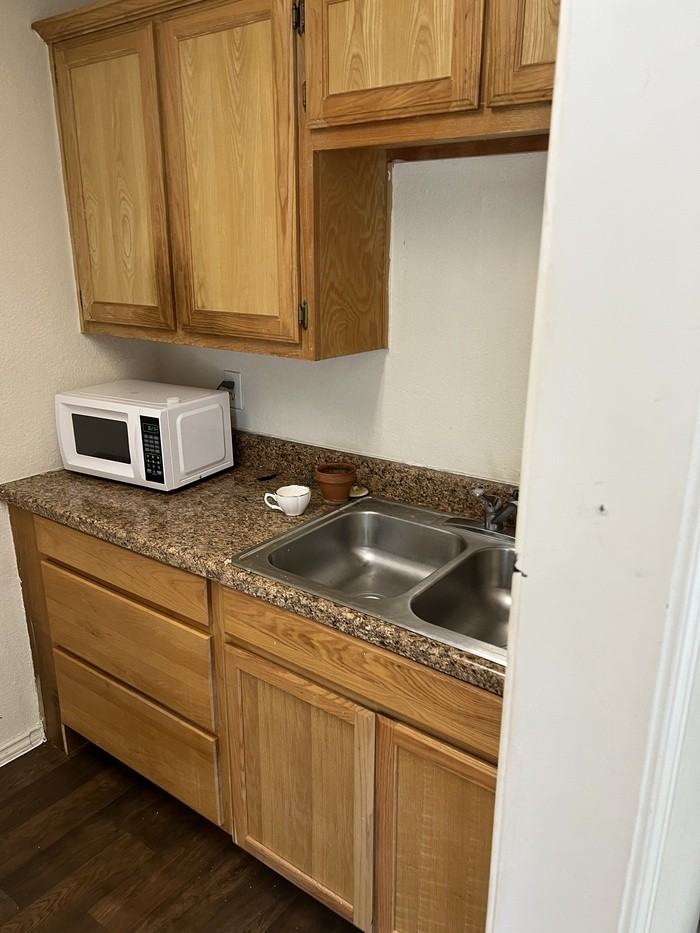 1029 E Hickory St #D - Photo 4 of 4