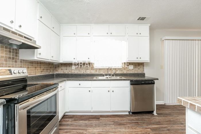 1467 Muirfield Dr - Photo 6 of 21
