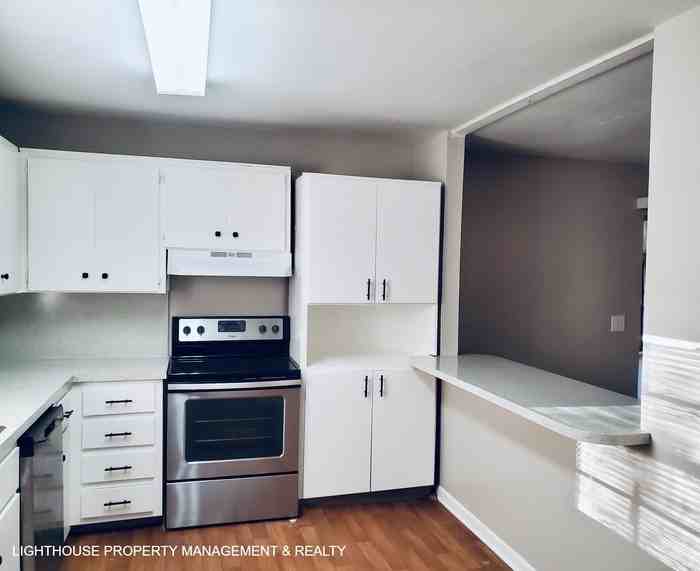 1326 Hamilton St - Photo 4 of 22