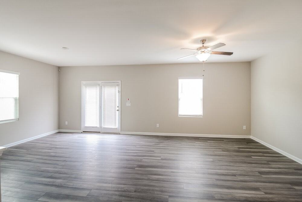 70 Hyde Park - Photo 4 of 17