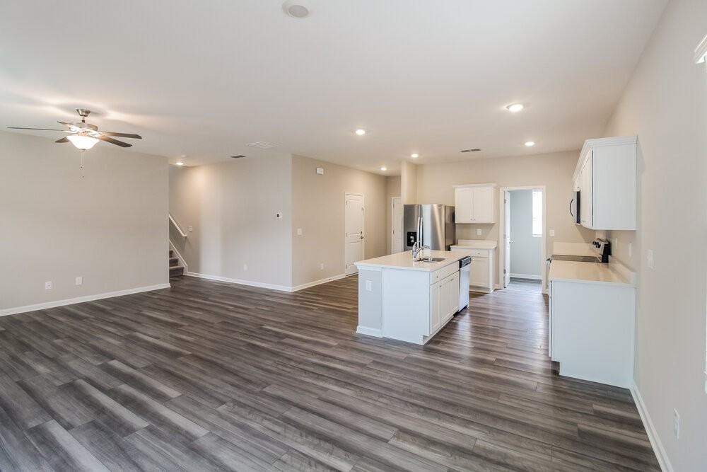 70 Hyde Park - Photo 6 of 17