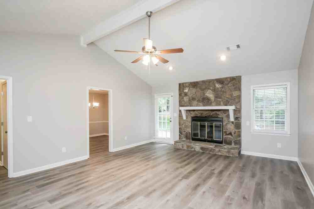 1882 Falcon Wood Dr Ne - Photo 5 of 16