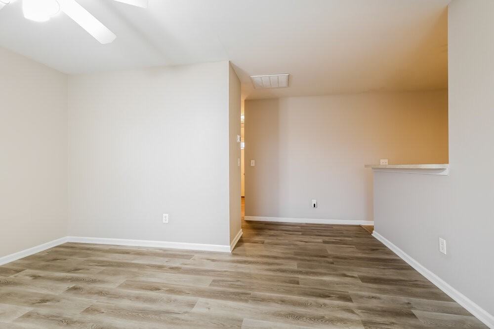 9446 Dewey Dr - Photo 4 of 17