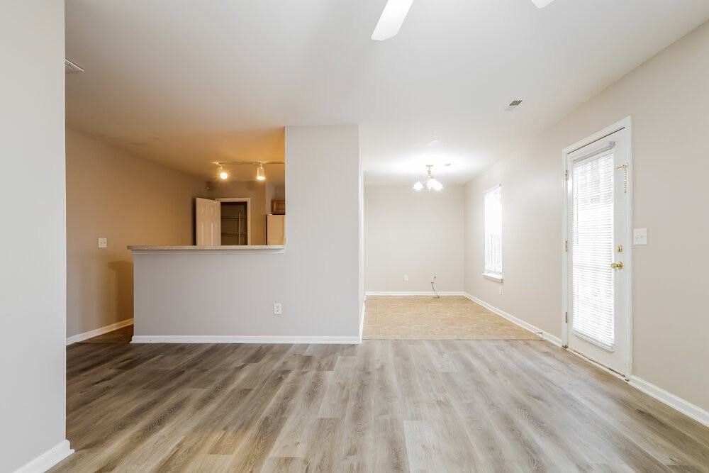 9446 Dewey Dr - Photo 5 of 17