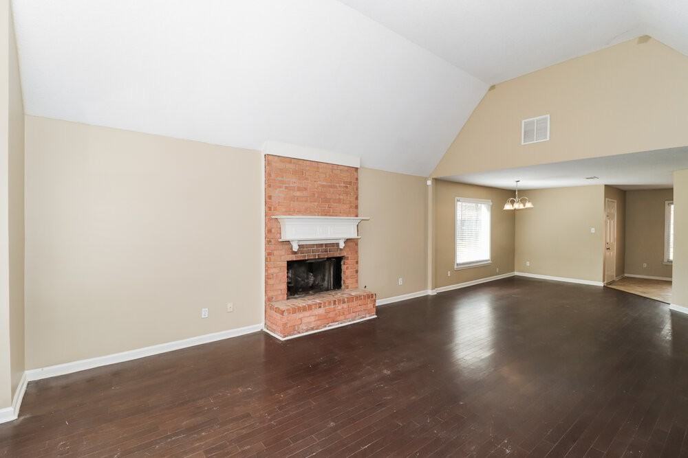 8400 Timber Creek Dr - Photo 4 of 16