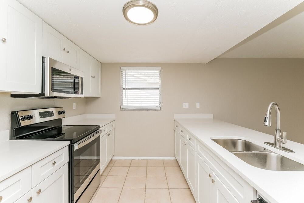 7043 Fireside Dr - Photo 7 of 16