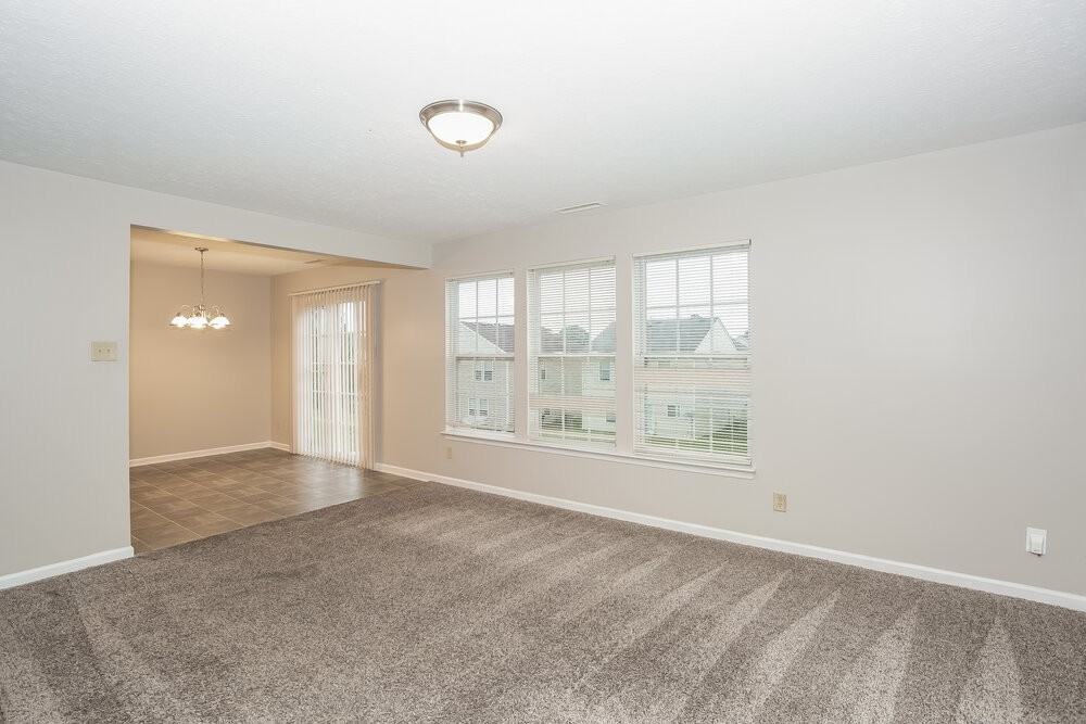 3959 Kellybrook Dr - Photo 4 of 15