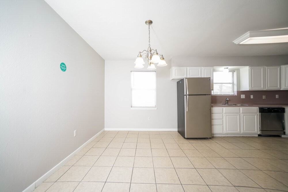10919 Skybird Dr - Photo 7 of 17