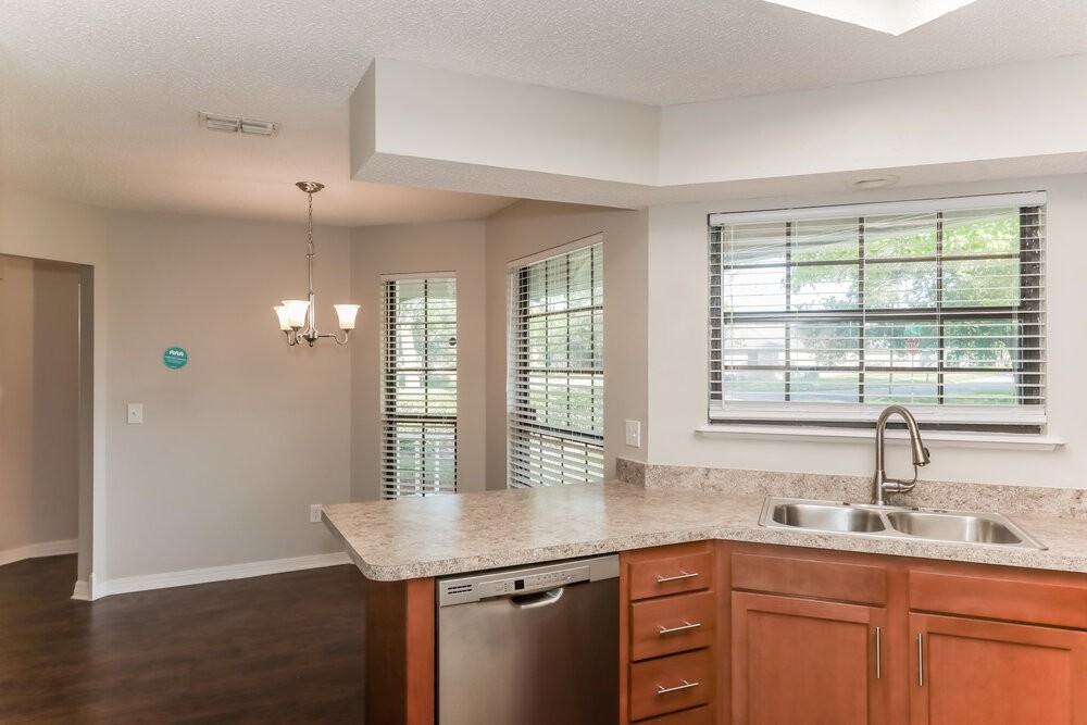 8468 Hamden Rd - Photo 6 of 15
