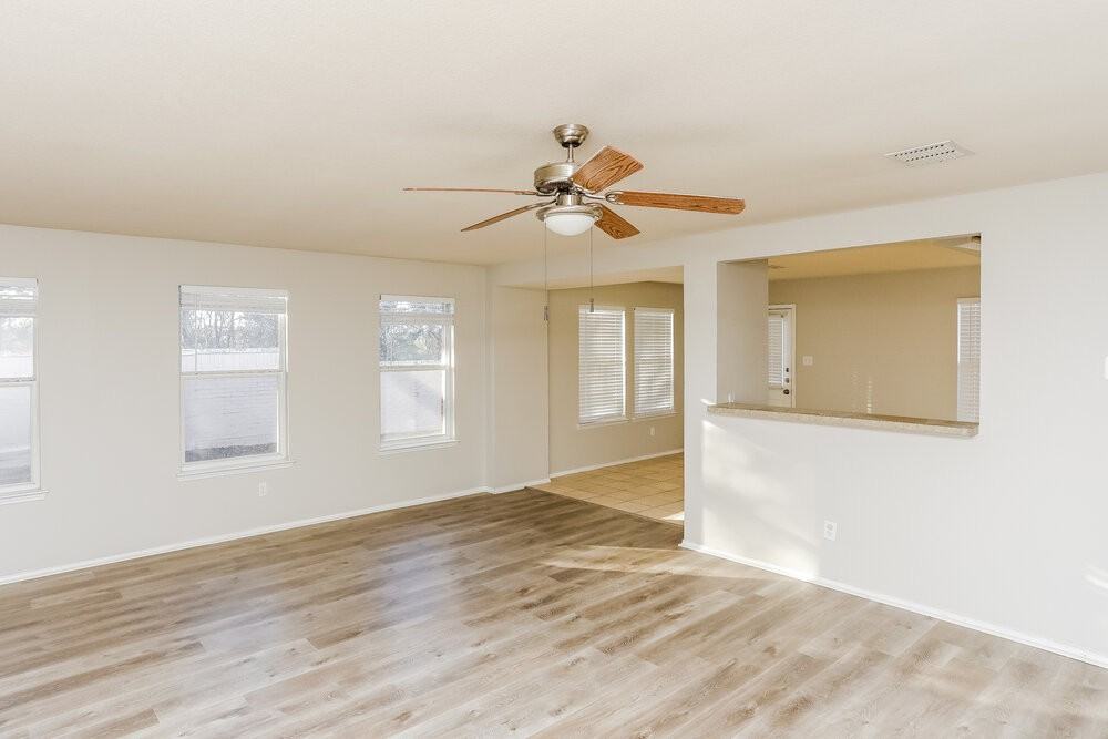 745 Capricorn St - Photo 3 of 16