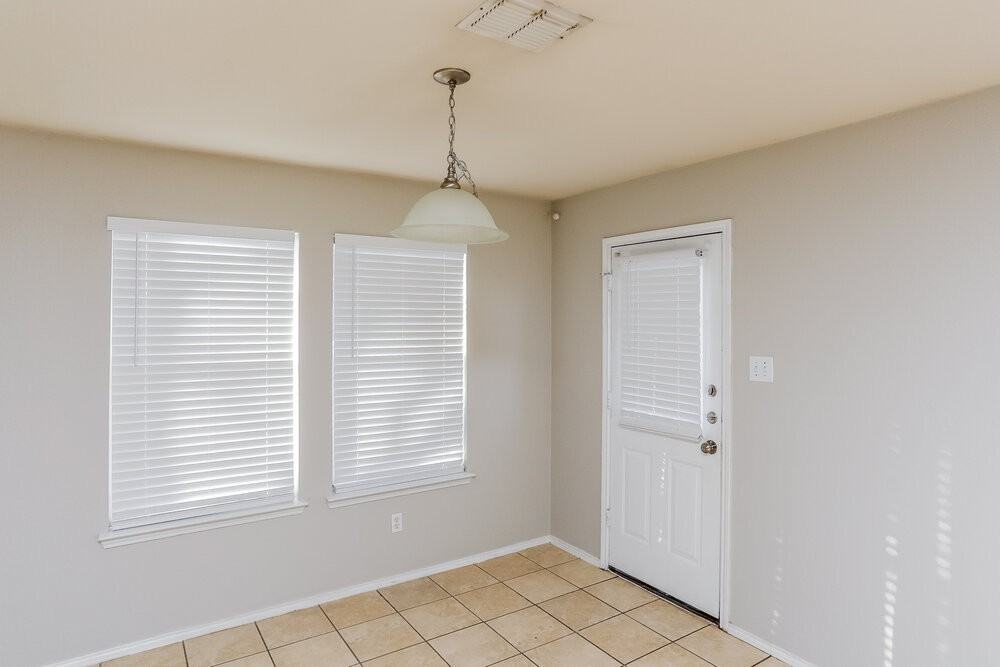 745 Capricorn St - Photo 5 of 16