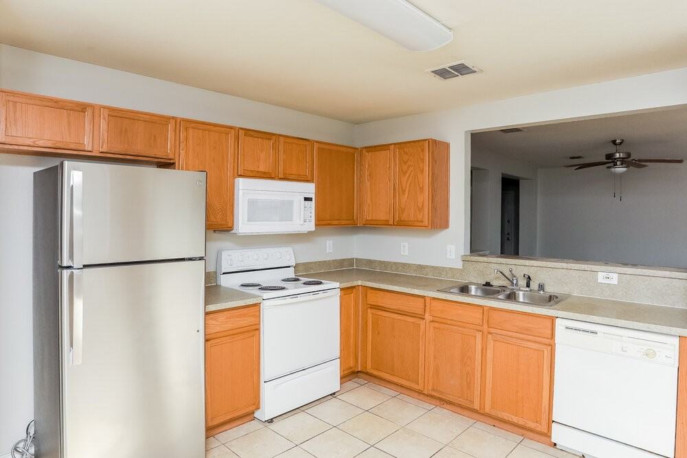 745 Capricorn St - Photo 7 of 16