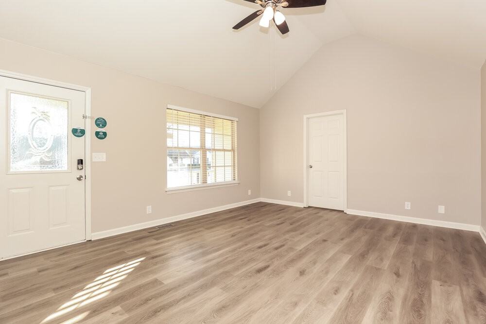 1918 Pecan Ridge Dr - Photo 4 of 16