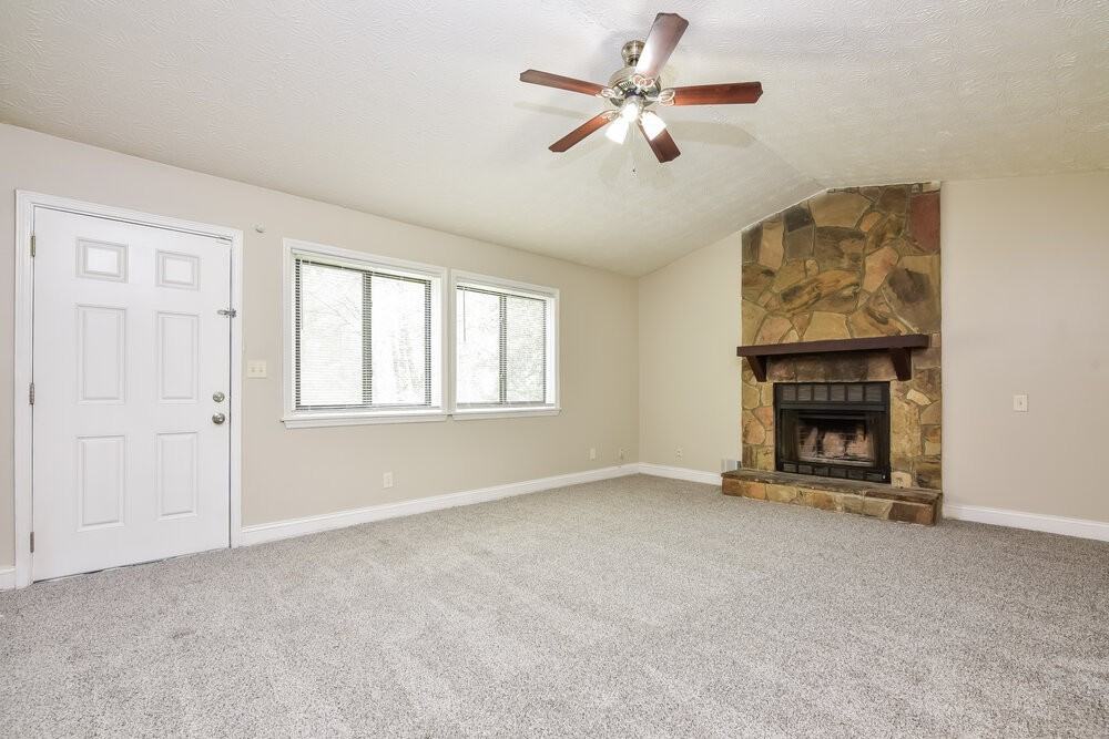 1260 Halter Ln - Photo 4 of 17