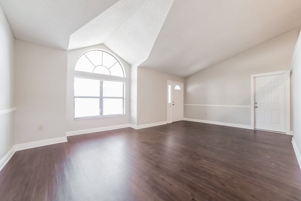 2914 Vienna Ln - Photo 4 of 15