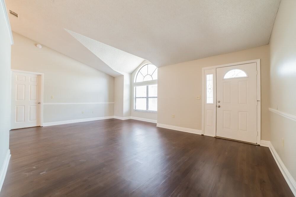 2914 Vienna Ln - Photo 5 of 15