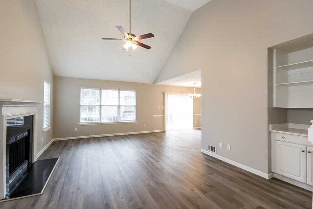 2060 Stoneoak Dr - Photo 5 of 17