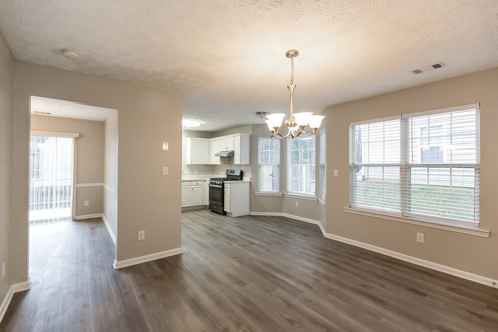 2060 Stoneoak Dr - Photo 7 of 17