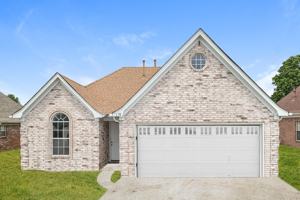 featured image of 1332 Custer Dr E