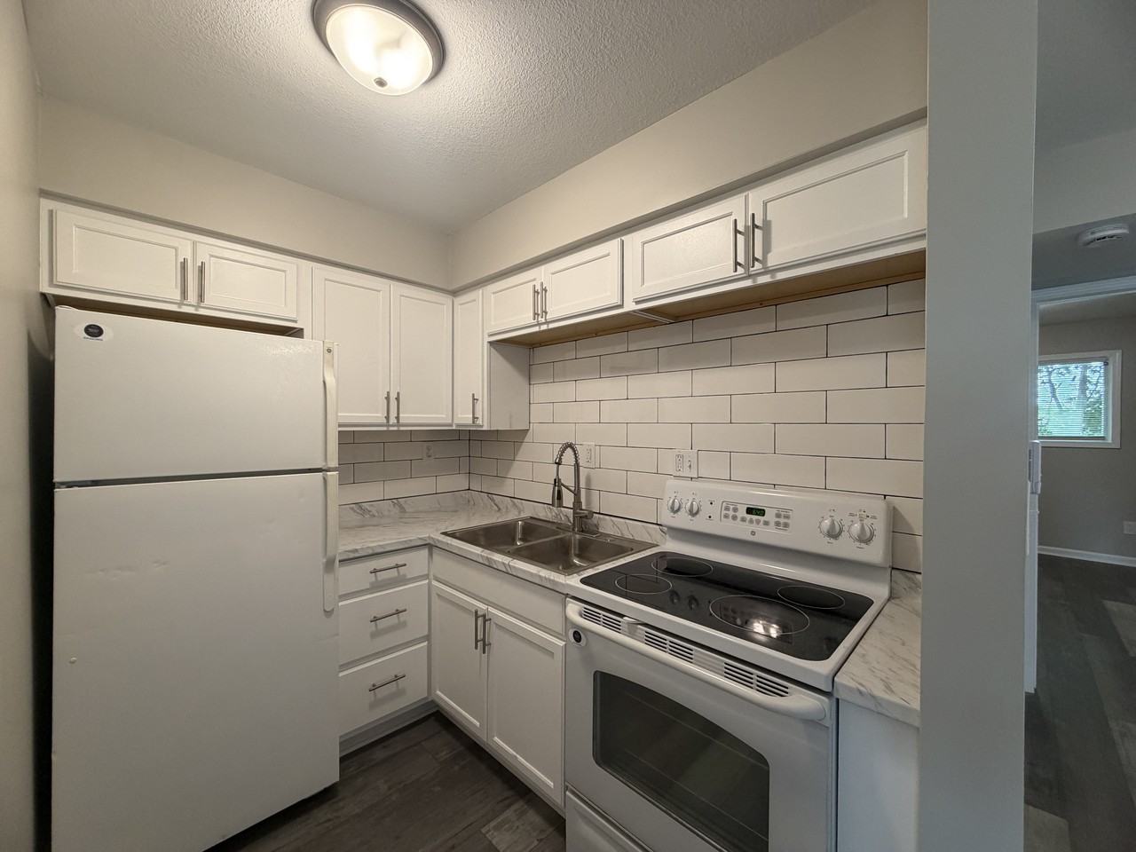 611 Ewing AvenueApt B #611B - Photo 5 of 13