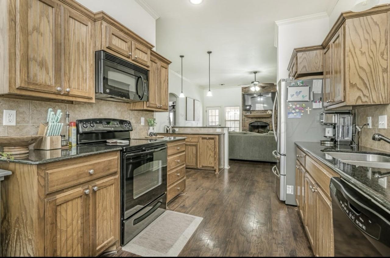 9409 Buccola Avenue - Photo 3 of 12