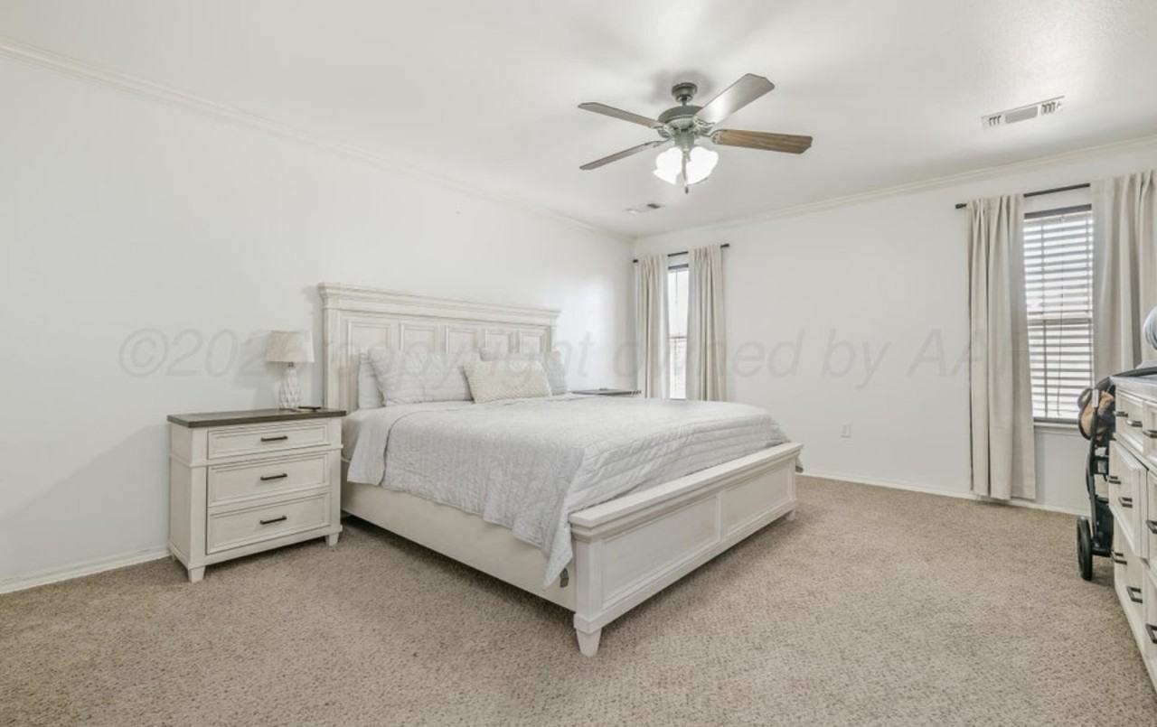 9409 Buccola Avenue - Photo 7 of 12