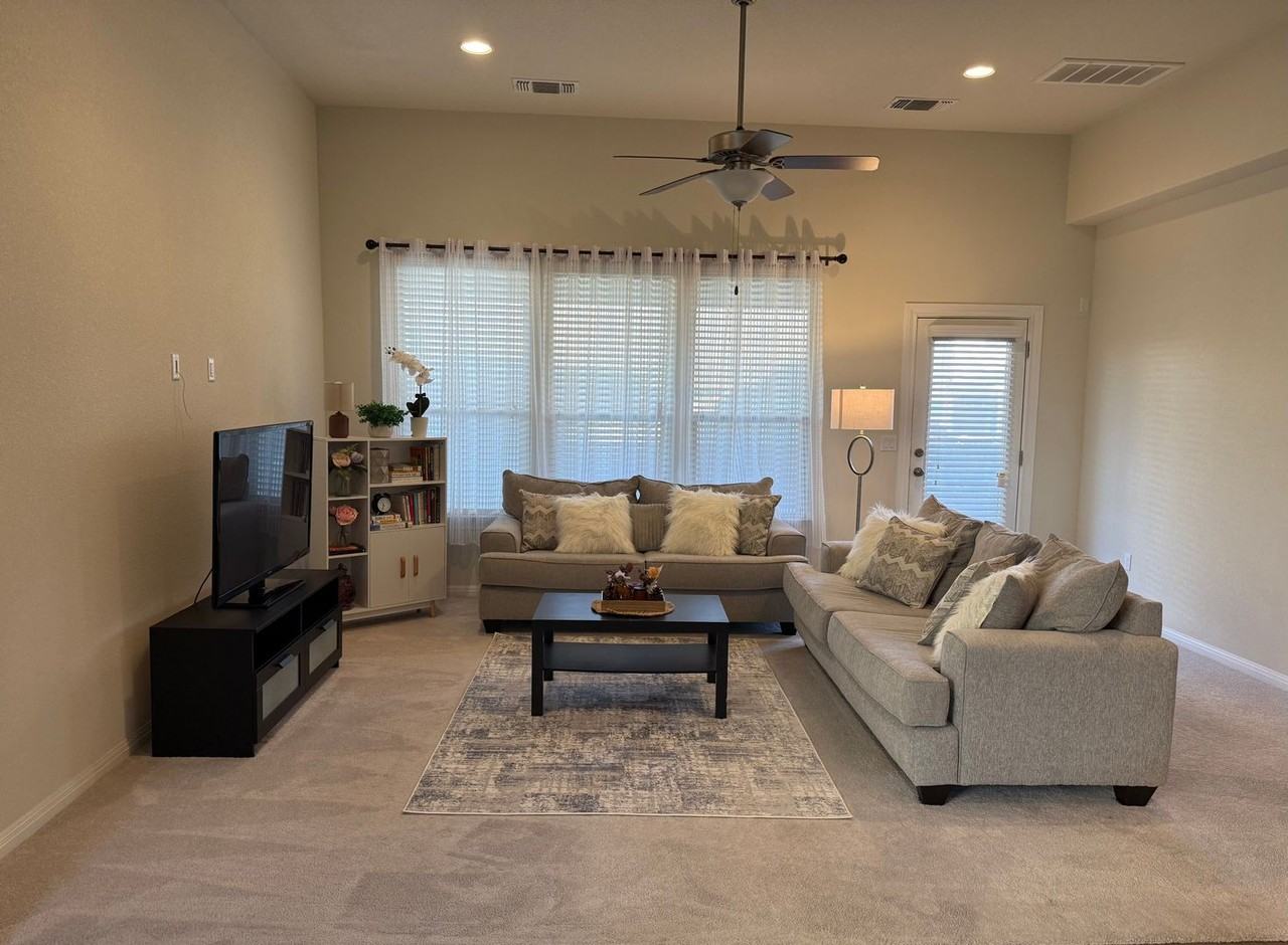 16109 Nightshade St - Photo 5 of 27