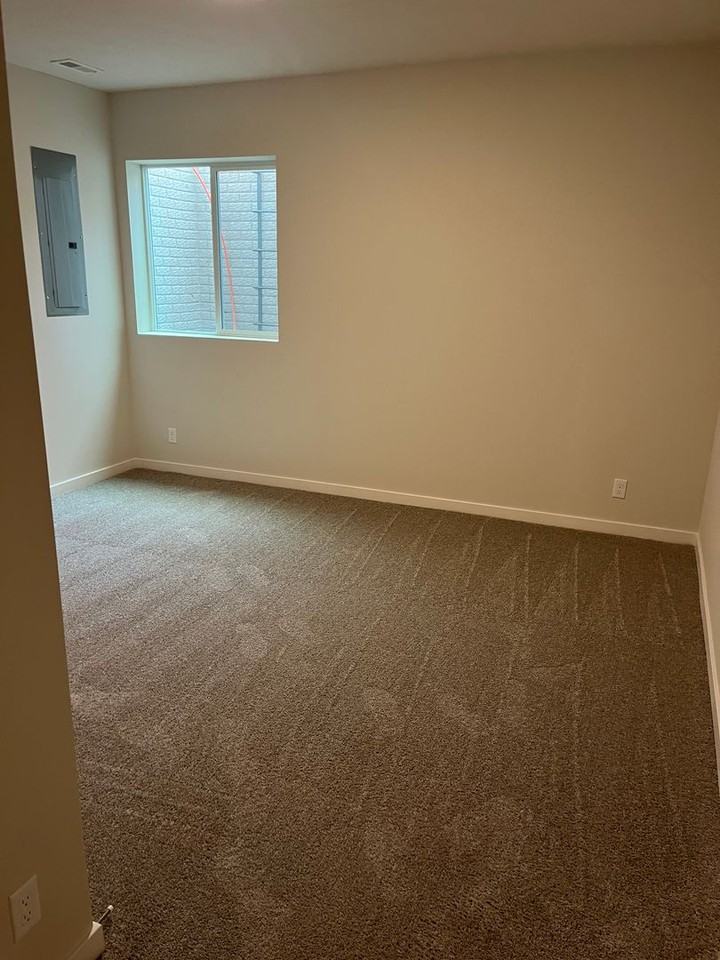 12354 Edgewater Dr - Photo 5 of 50