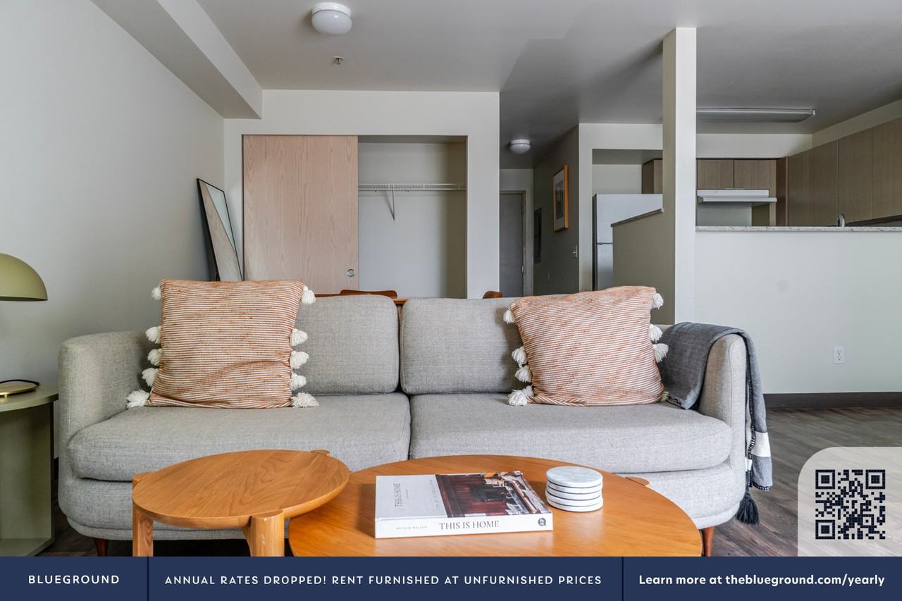 4740 21st Ave Ne #1013 - Photo 4 of 33