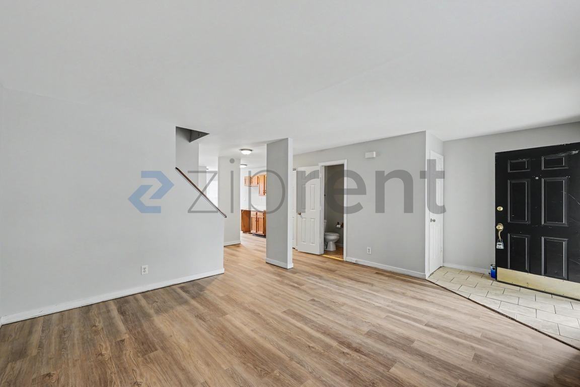 1912 Porter St - Photo 6 of 33