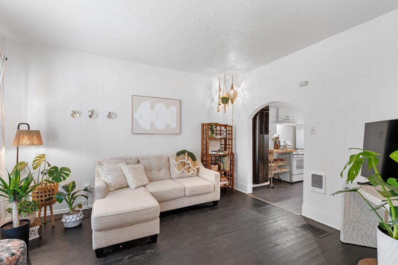 832 Se 29th Ave - Photo 2 of 20