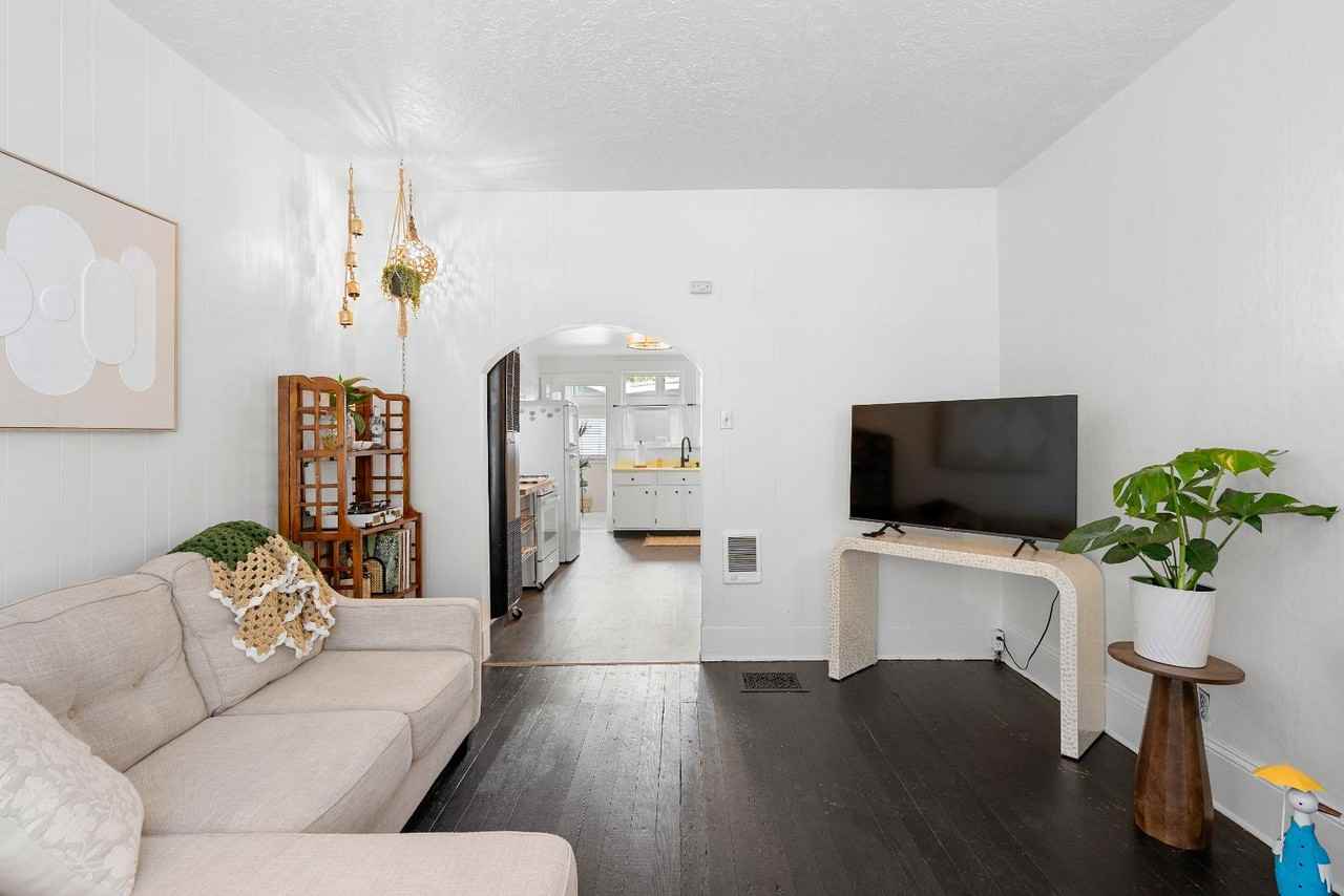 832 Se 29th Ave - Photo 6 of 20