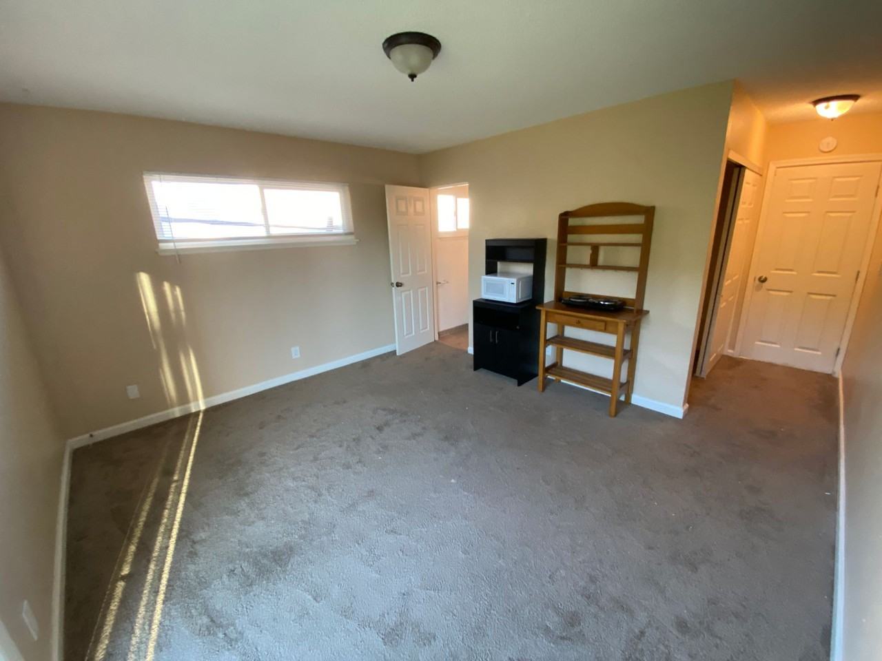 593 Venus Ave #C - Photo 2 of 10