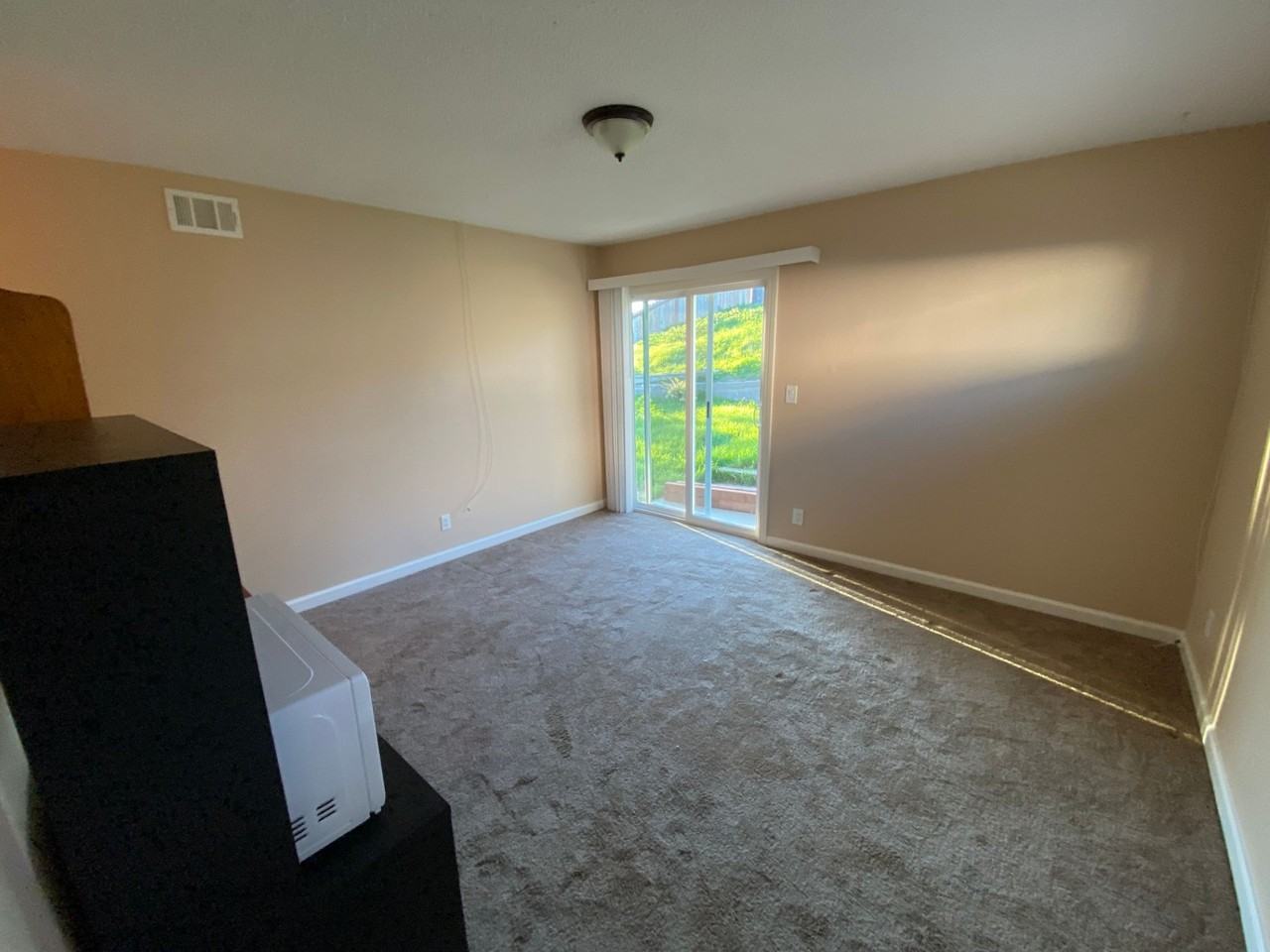 593 Venus Ave #C - Photo 4 of 10