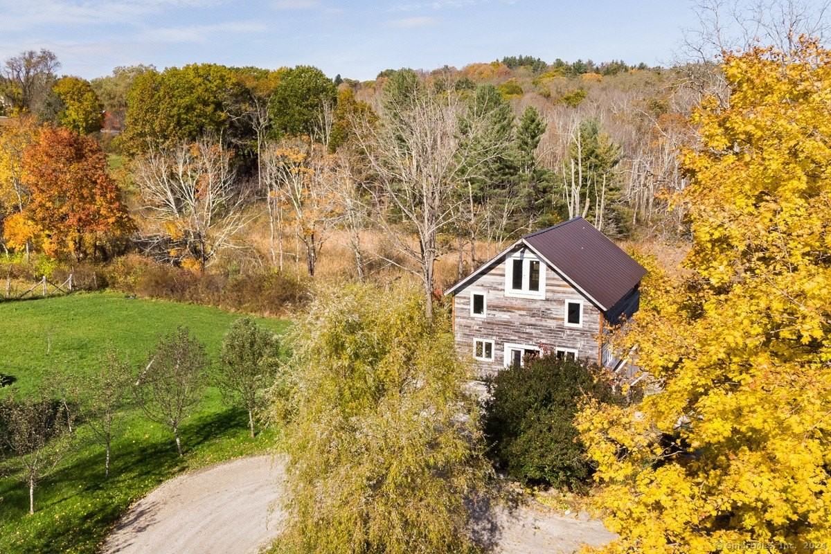 275 Interlaken Rd - Photo 3 of 16
